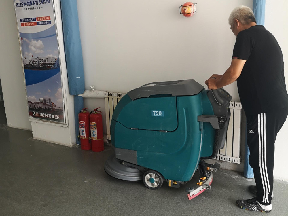 啤酒廠車(chē)間如何保持潔凈衛(wèi)生？看洗地機(jī)大顯神威