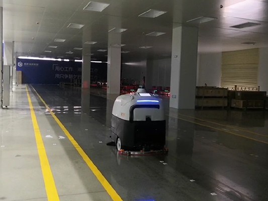 制造類企業(yè)為何使用坦力工業(yè)智能清掃機器人替代人工？