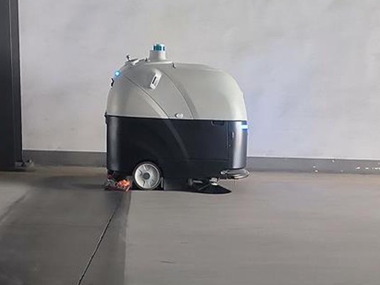 王楚欽孫穎莎晉級(jí)八強(qiáng)，坦力無(wú)人駕駛洗掃車清潔秀 “新招”！